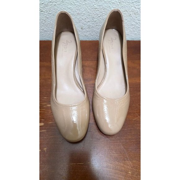 27 Edit Naturalizer Women's Beige Patent Leather Block Heel Pumps Size 9.5M - Picture 2 of 9